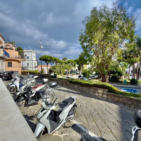Lägenhet Casa Di Rosa - 500m From The Ischia